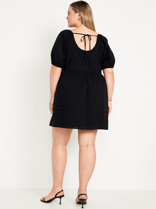 Vestido Manga Corta con Detalle Plisado