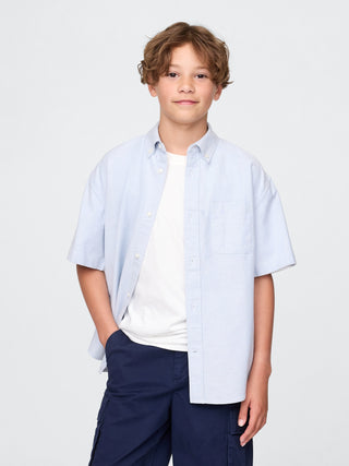 Camisa Oxford holgada para niños.