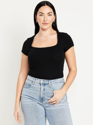 Camiseta Manga Corta Cuello Cuadrado.