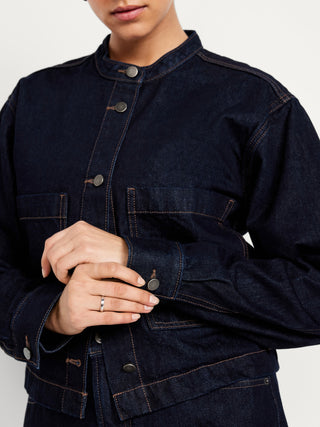 Chaqueta Denim con Bolsillos Delanteros.