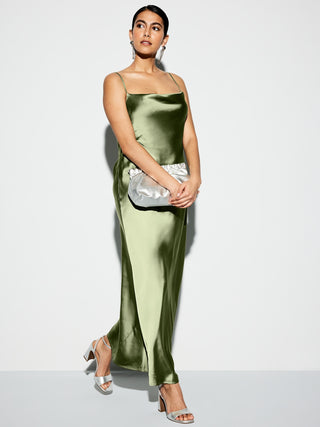 Vestido Satinado con Espalda Abierta