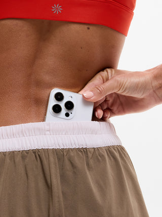 Short Deportivo Talle Medio con Bolsillos