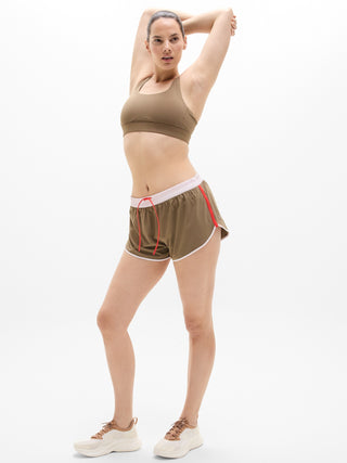 Short Deportivo Talle Medio con Bolsillos