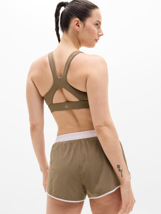 Short Deportivo Talle Medio con Bolsillos