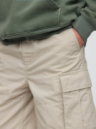 Shorts cargo fáciles de ripstop de 7,5" para niños.