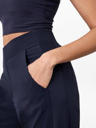 Pantalón Tobillero Talle Medio con Bolsillos