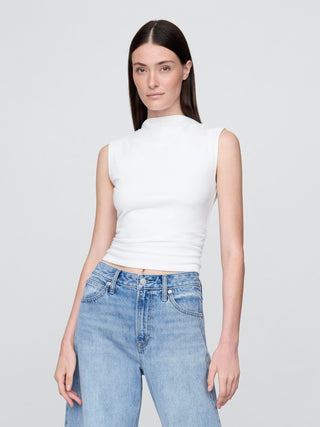 Camiseta Ajustada con Cuello Alto