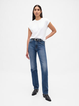 Jeans de tiro alto, estilo ’90s, corte slim recto.