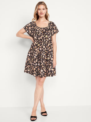 Mini vestido de columpio floral.