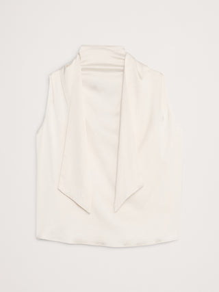 Blusa Cuello Alto con Detalle Pañuelo