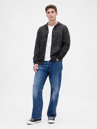 Sudadera con capucha y cremallera con logo.