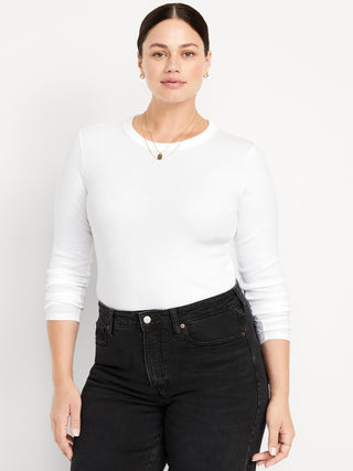 Camiseta ajustada de manga larga y cuello redondo.