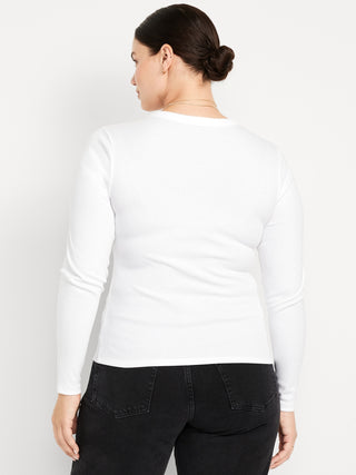 Camiseta ajustada de manga larga y cuello redondo.