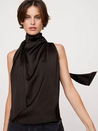 Blusa Cuello Alto con Detalle Pañuelo