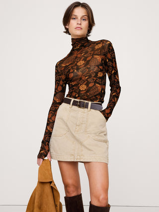 Blusa Cuello Alto con Estampado Floral