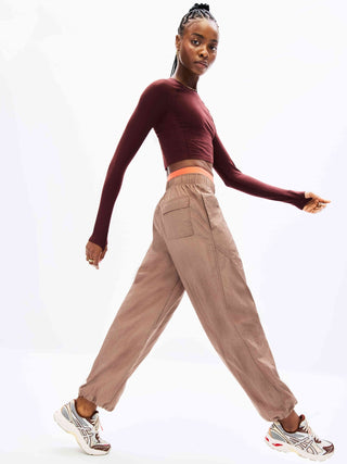 Pantalón Cargo Talle Medio con Bolsillos