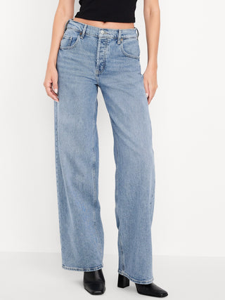 Jeans anchos y holgados de talle medio.