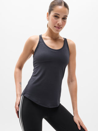 Camiseta Deportiva con Detalle Espalda