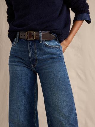 Jeans Acampanado Talle Alto con Bolsillos
