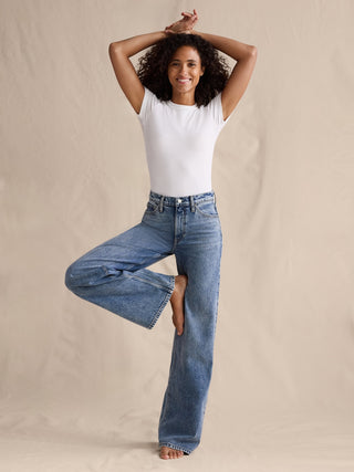 Jeans Acampanado Talle Alto con Bolsillos
