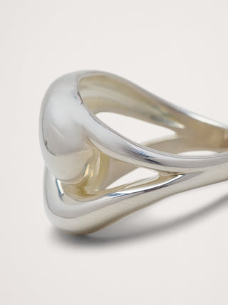 Anillo con Diseño Entrelazado