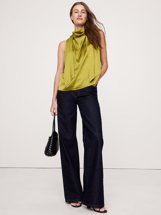 Blusa Cuello Alto con Detalle Pañuelo
