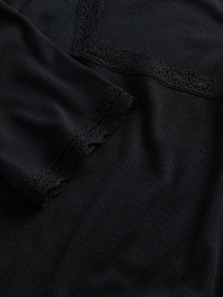 Camiseta Cuello Cuadrado con Detalle Encaje