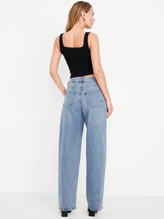 Jeans anchos y holgados de talle medio.