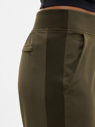 Pantalón Tobillero de Talle Medio