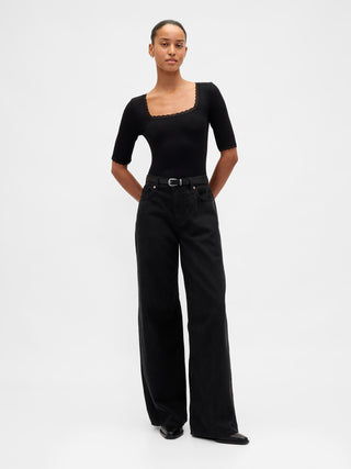 Camiseta Cuello Cuadrado con Detalle Encaje