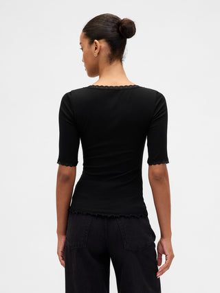 Camiseta Cuello Cuadrado con Detalle Encaje