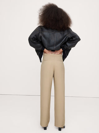 Pantalón Ancho Talle Medio con Detalle Plisado