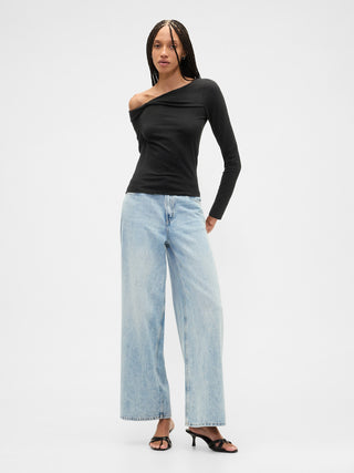 Camiseta Manga Larga con Escote Asimétrico