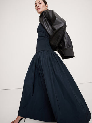 Vestido Largo con Escote Halter y Espalda Descubierta