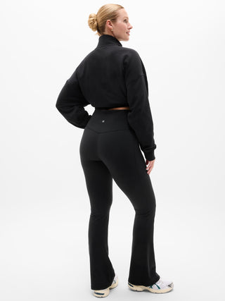 Pantalón acampanado de talle ultraalto Elation.