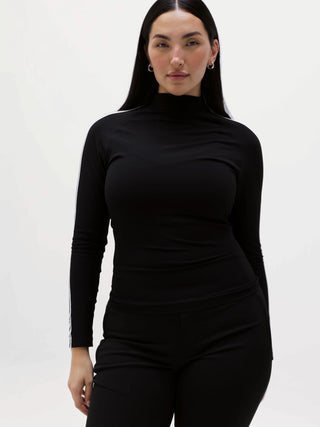 Camiseta Manga Larga Cuello Alto con Detalle Raya