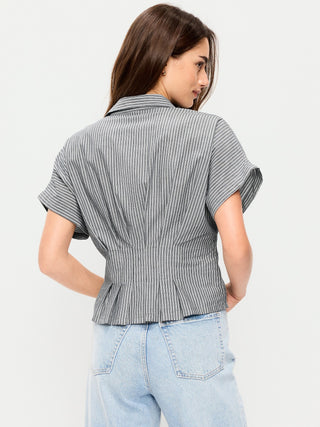 Camisa Ajustada De Manga Corta Con Botones Y Cintura Ceñida.