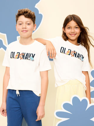 Camiseta con gráfico neutro de género para niños de Old Navy x Disney Winnie the Pooh.