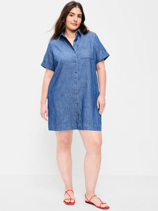 Minivestido camisero con botones.