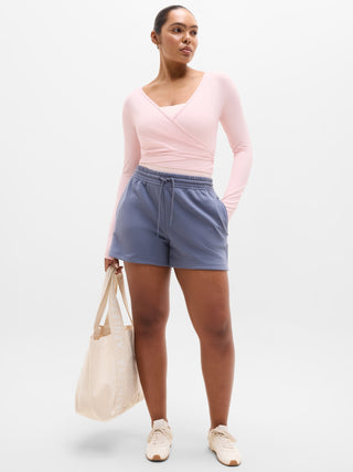 Camiseta Deportiva con Detalle Cruzado