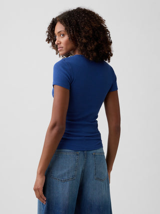 Camiseta moderna con logo Rib Gap.