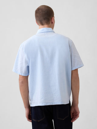 Camisa holgada de lino y algodón con dobladillo recto.
