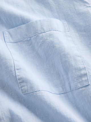 Camisa holgada de lino y algodón con dobladillo recto.