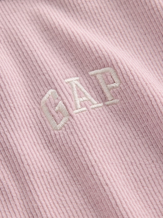 Camiseta moderna con logo Rib Gap.