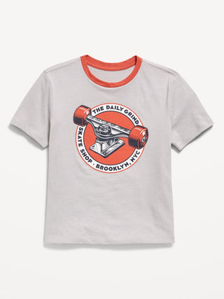 Camiseta gráfica de manga corta para niño.