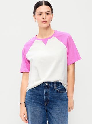 Camiseta raglán vintage con cuello redondo.