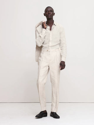 Pantalón de traje entallado de lino con diseño de espiguilla.