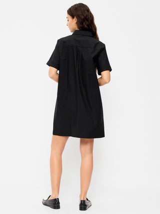 Minivestido camisero con botones.