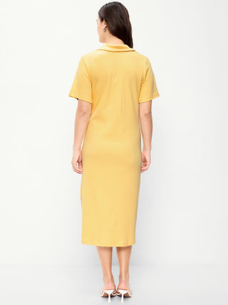 Vestido midi tipo polo de manga corta.