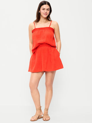 Minifalda pantalón de gasa arrugada con cintura con volantes.
